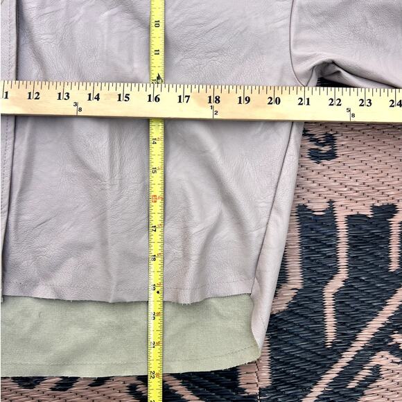 Pharaoh | Esme Boxy Crop Vegan Leather Minimalist Shirt Nude Size 1 Small - Picture 9 of 9